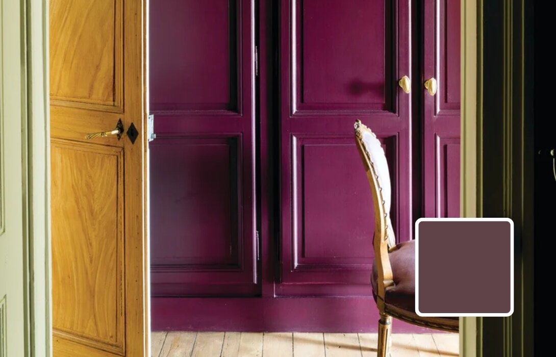Kamer met paneeldeuren in Farrow & Ball Brinjal, een rijke aubergine