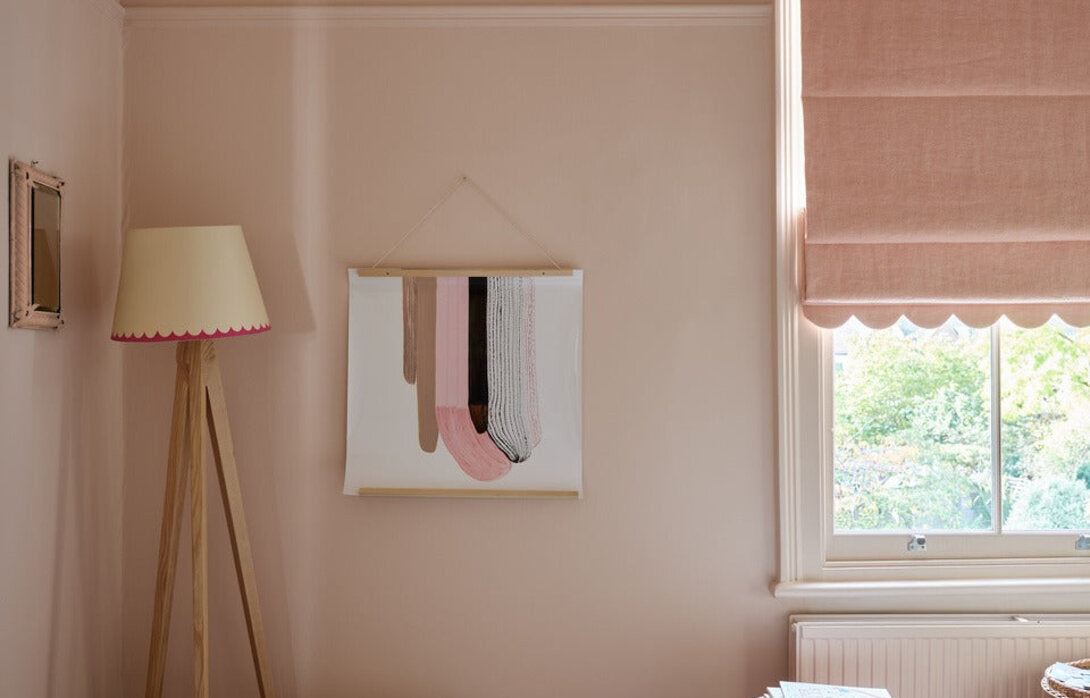 Zacht roze kamer in Farrow & Ball Setting Plaster, colour-drenched