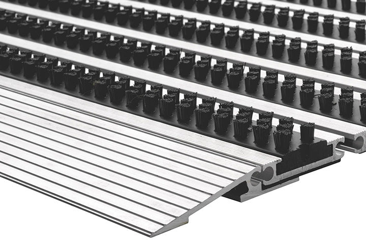 Hamat Top Line 007 Zwart – Borstelmat buiten