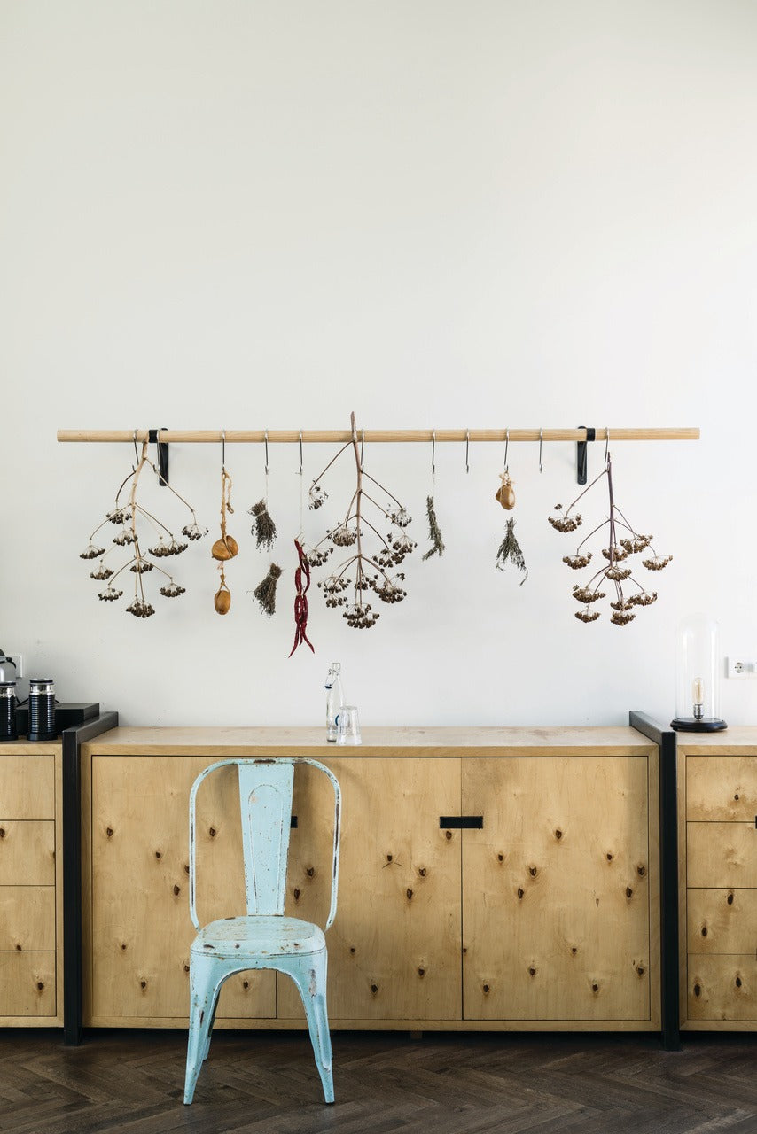 Farrow & Ball All White (2005) Tester in een interieur