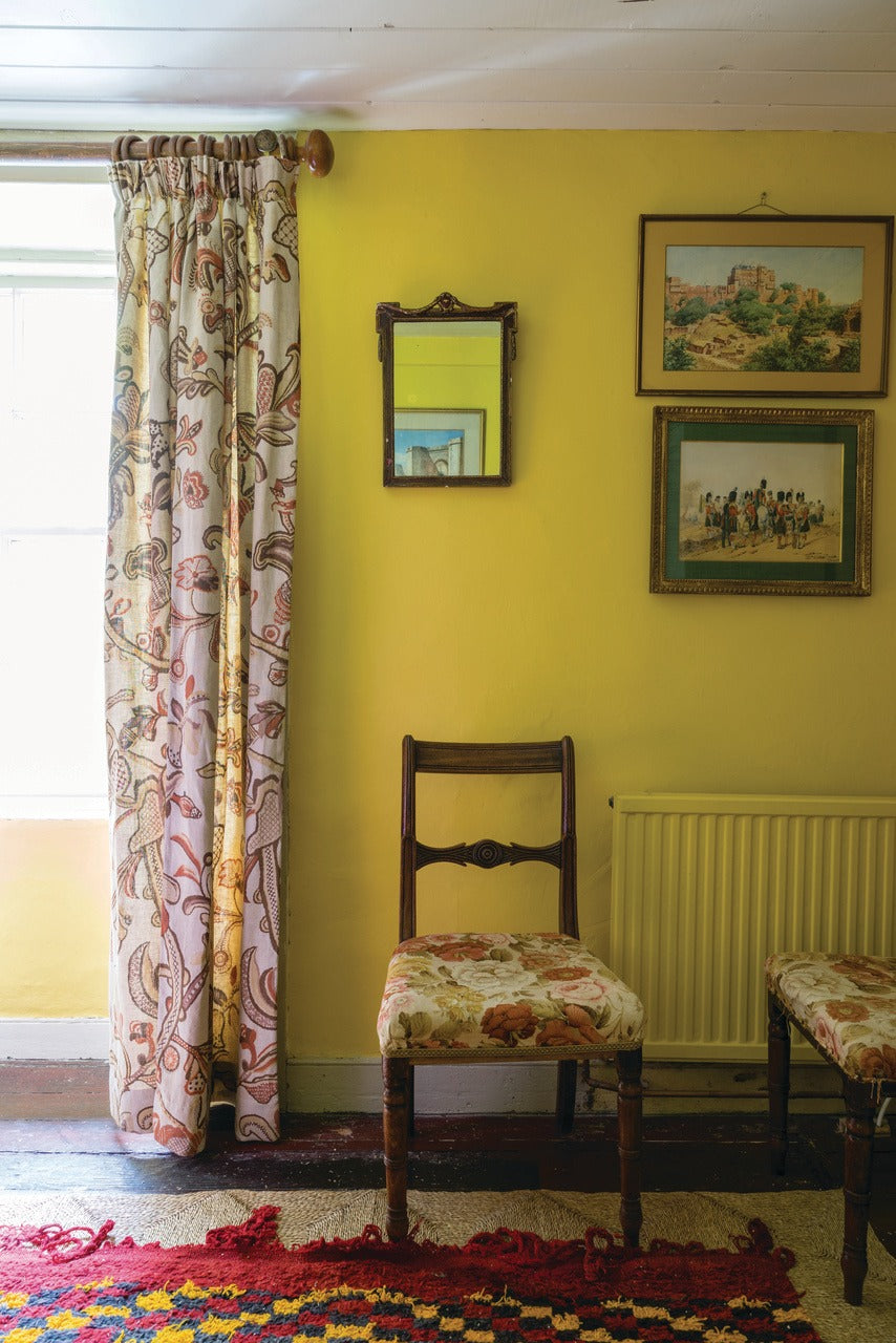 Farrow & Ball Babouche (223) Tester in een interieur