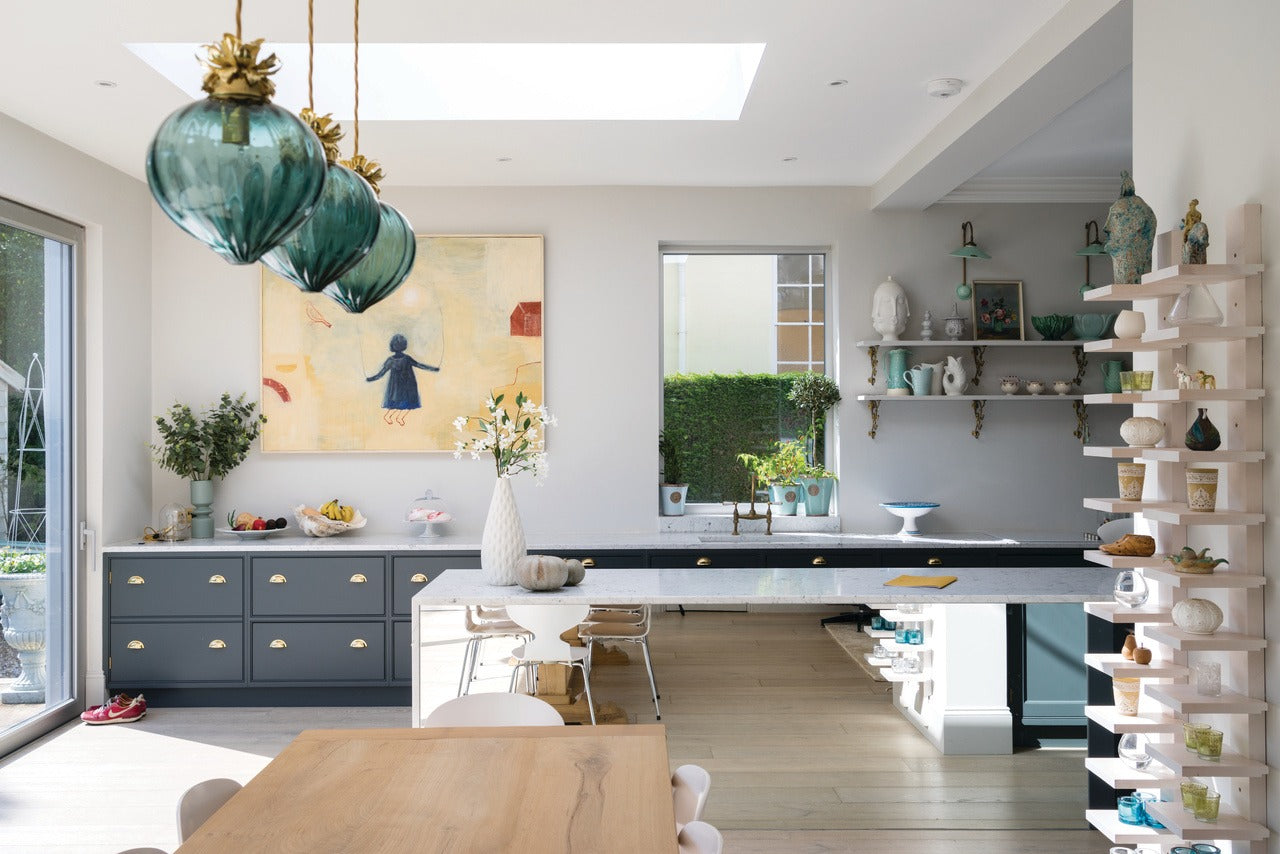 Farrow & Ball Blackened (2011) in een interieur