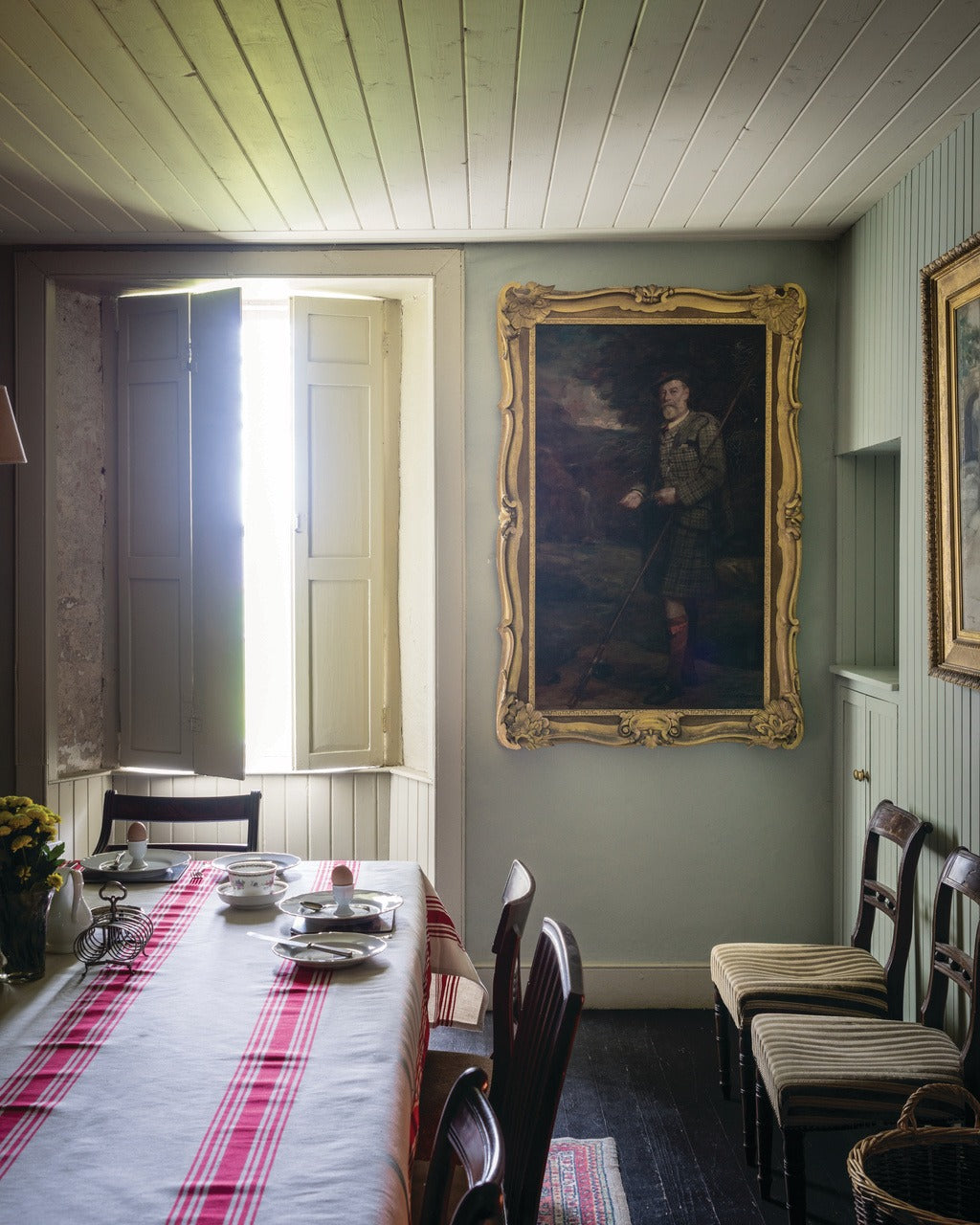 Farrow & Ball Blue Gray (91) Tester in een interieur