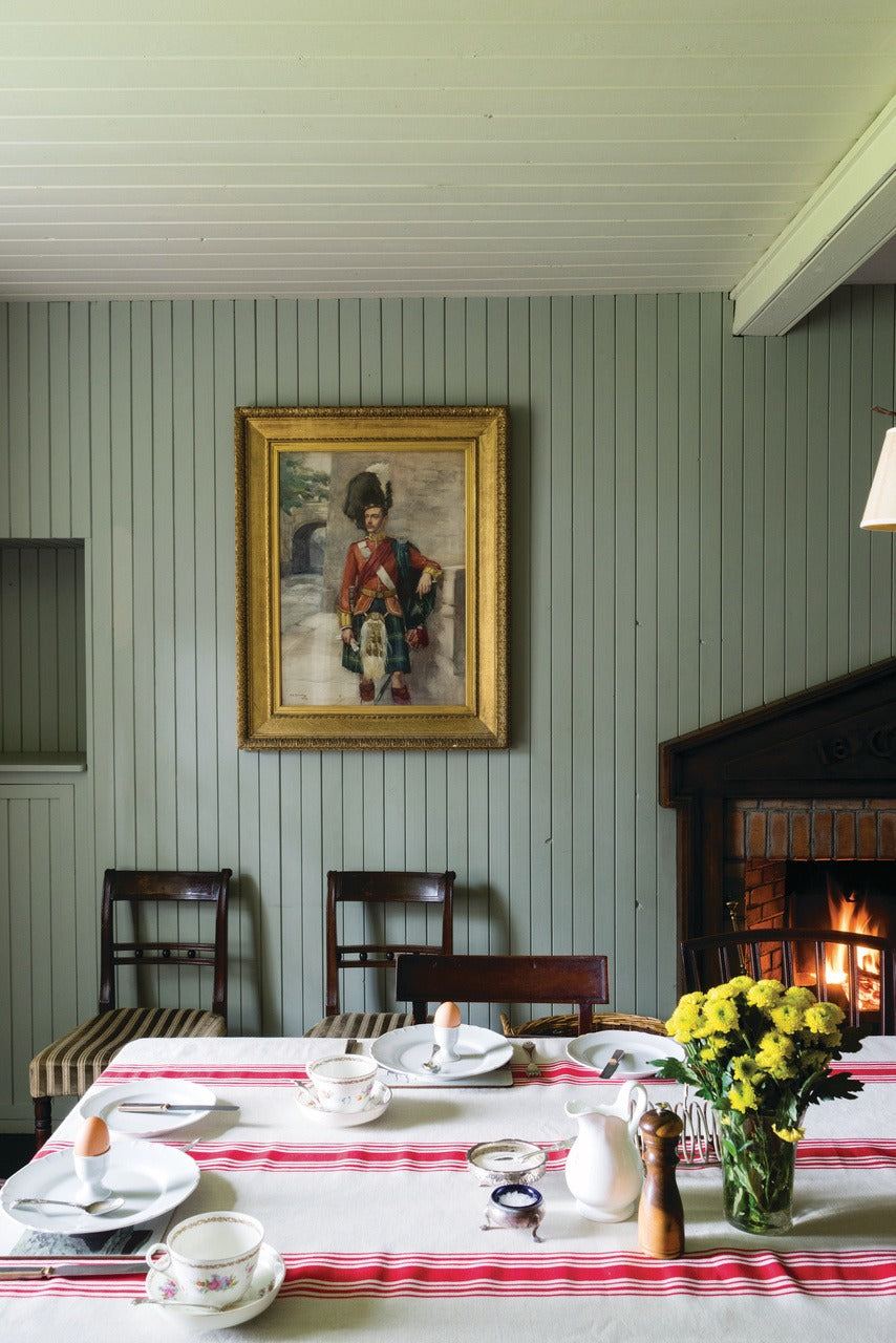 Farrow & Ball Blue Gray (91) Tester in een interieur