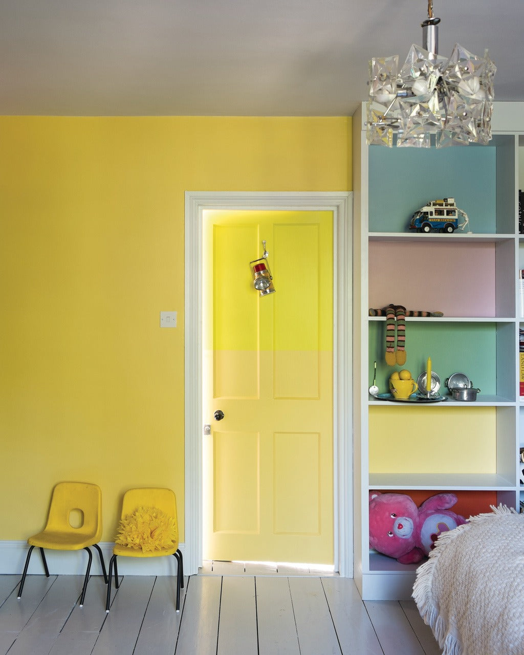 Farrow & Ball Cinder Rose (246) Tester in een interieur