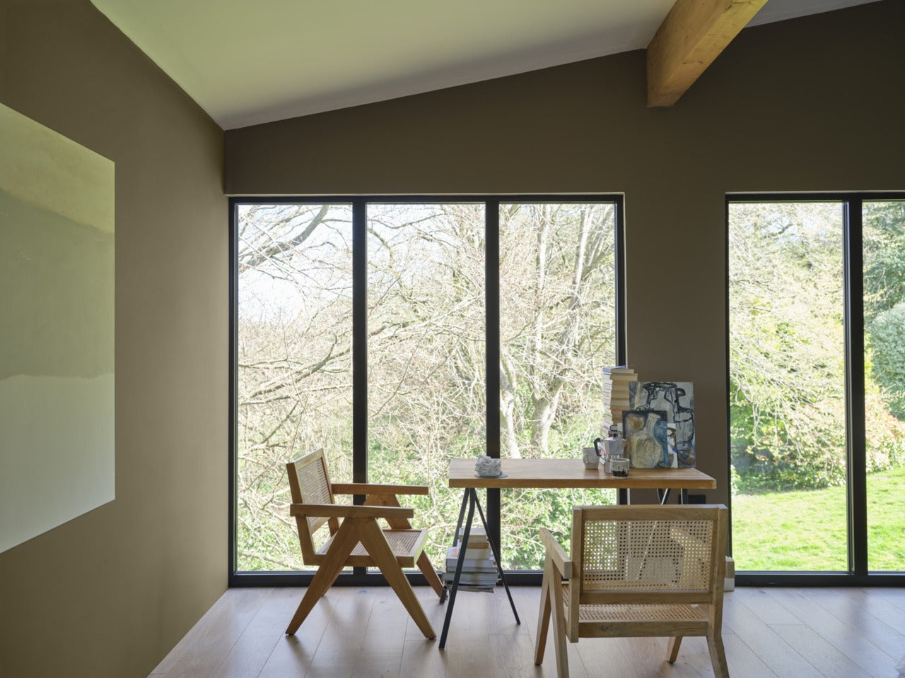Farrow & Ball Broccoli Brown (198) in een interieur