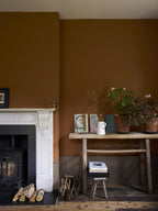 Farrow & Ball Broccoli Brown (198) Tester in een interieur