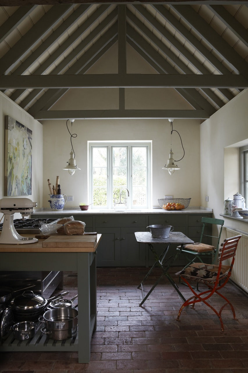 Farrow & Ball Pointing (2003) Tester in een interieur