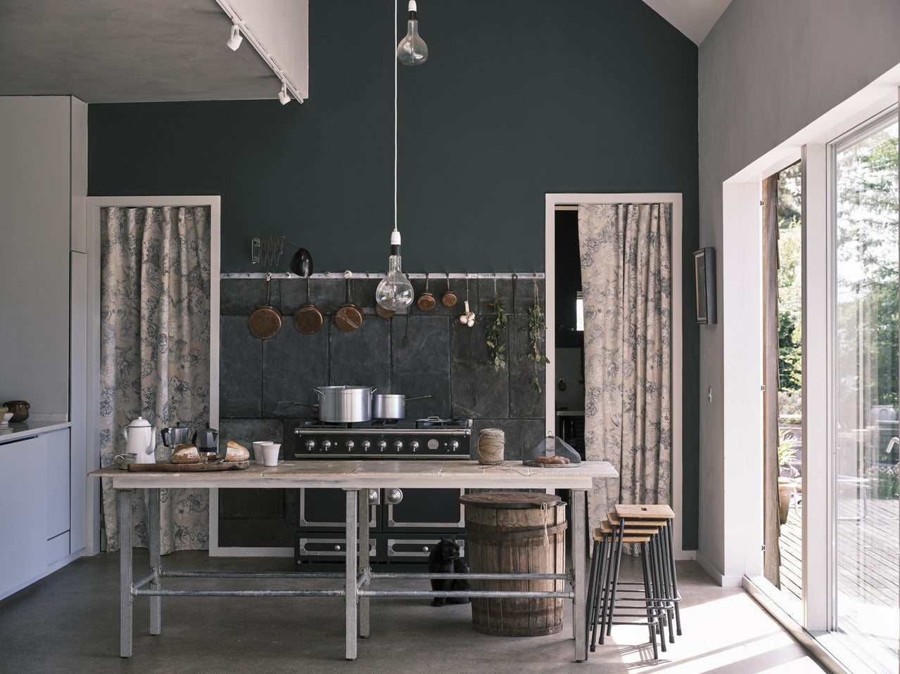 Farrow & Ball Chine Green (35) in een interieur