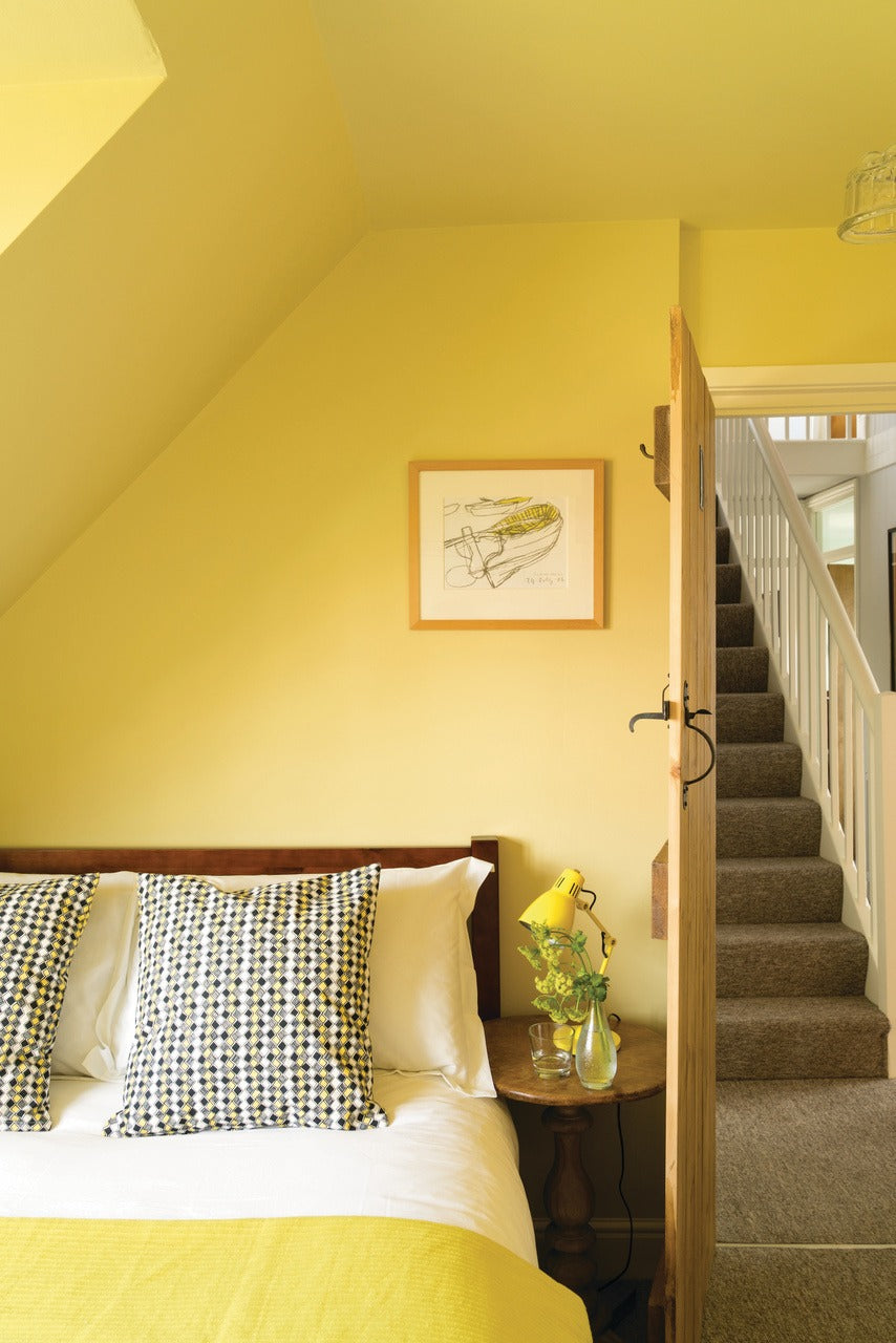 Farrow & Ball Ciara Yellow (73) in een interieur