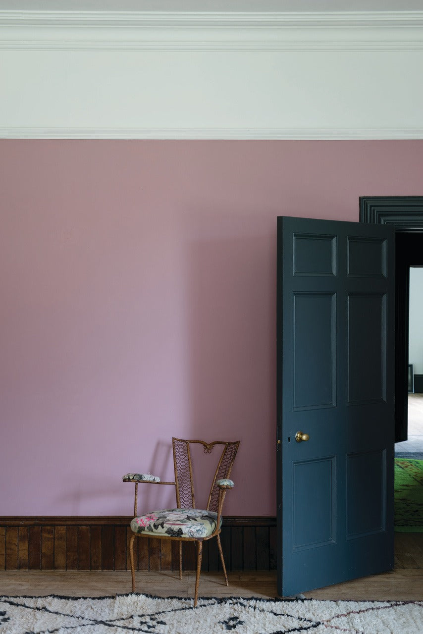 Farrow & Ball Black Blue (95) in een interieur
