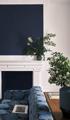 Farrow & Ball Serge (9919) in een interieur