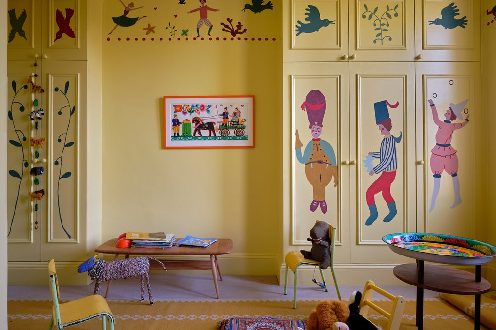 Farrow & Ball Dayroom Yellow® (233) Tester in een interieur