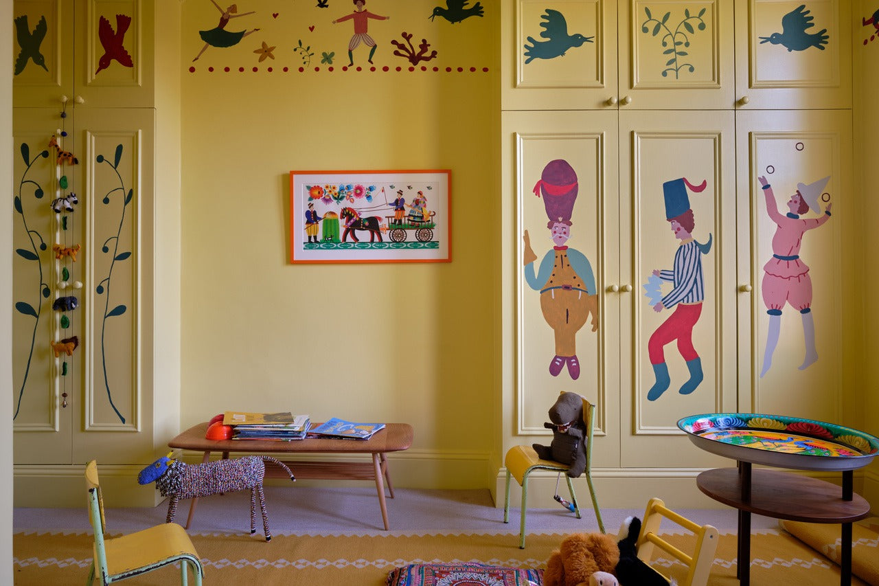 Farrow & Ball Dayroom Yellow® (233) Tester in een interieur