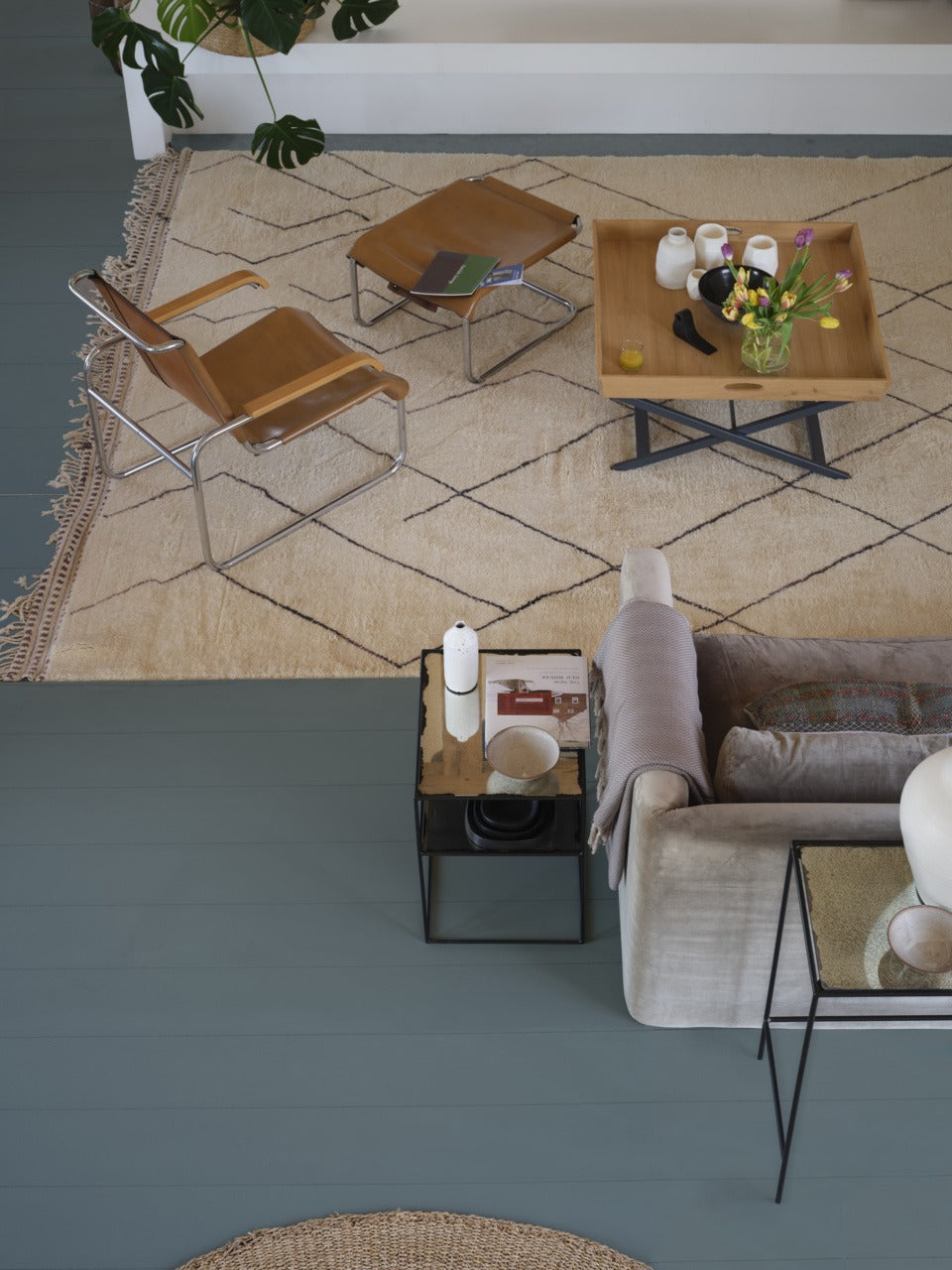 Farrow & Ball Douter (318) in een interieur