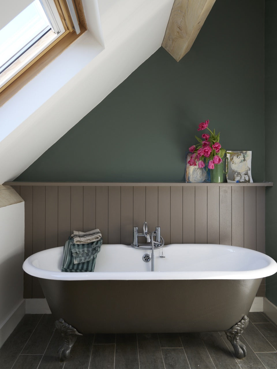 Farrow & Ball Douter (318) Tester in een interieur