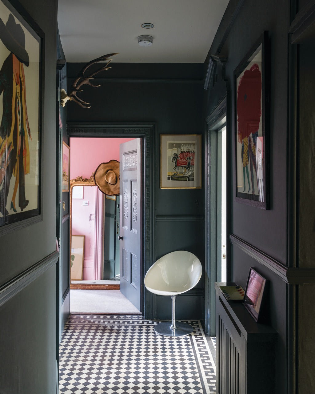 Farrow & Ball Down Pipe (26) Tester in een interieur