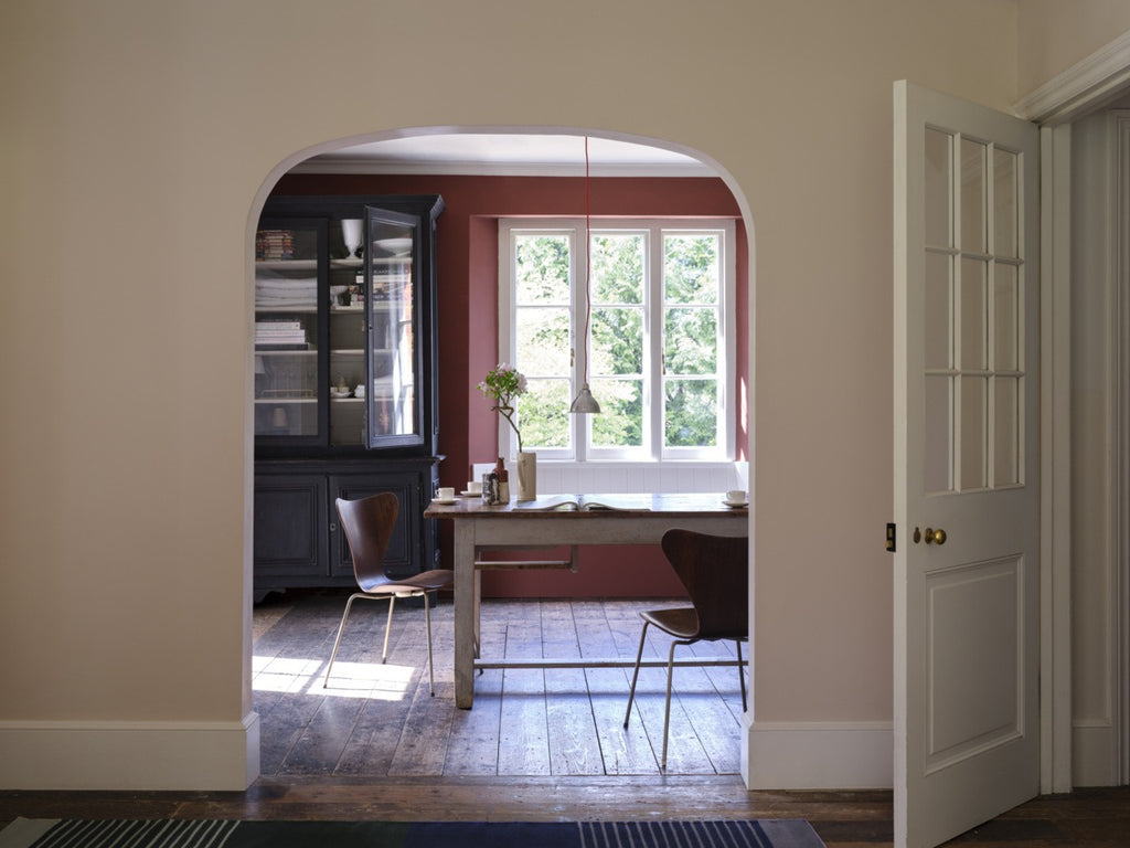 Farrow & Ball Etruscan Red (56) Tester in een interieur