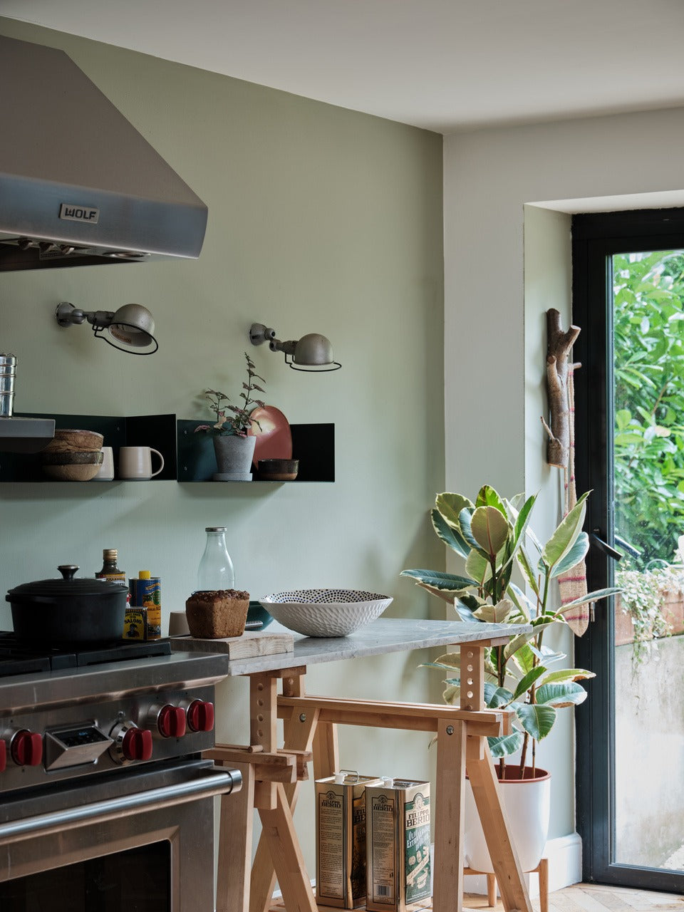 Farrow & Ball French Gray (18) in een interieur