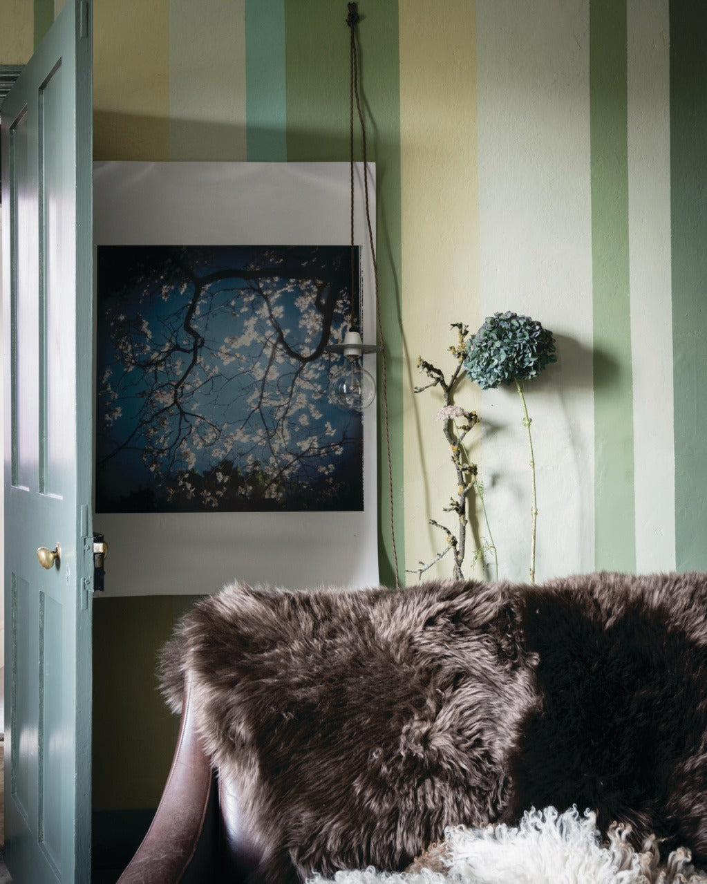 Farrow & Ball Yeabridge Green (287) Tester in een interieur