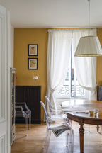 Farrow & Ball India Yellow (66) Tester in een interieur