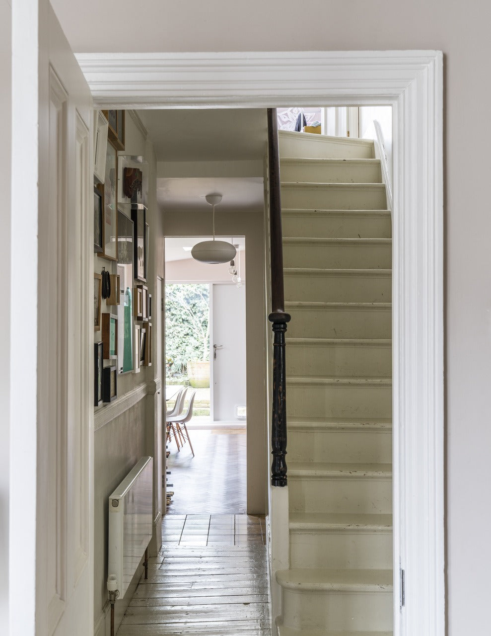 Farrow & Ball James White (2010) in een interieur