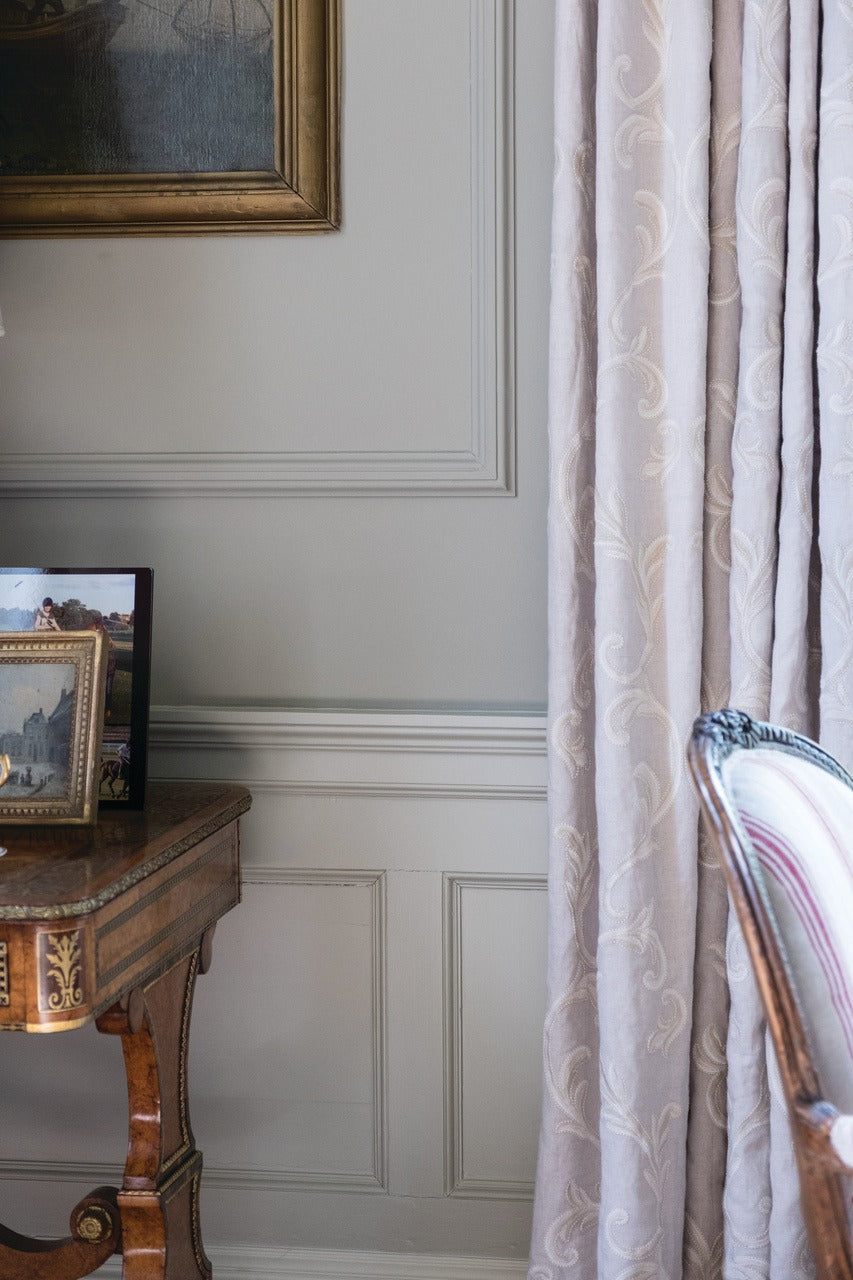 Farrow & Ball Light Gray (17) in een interieur