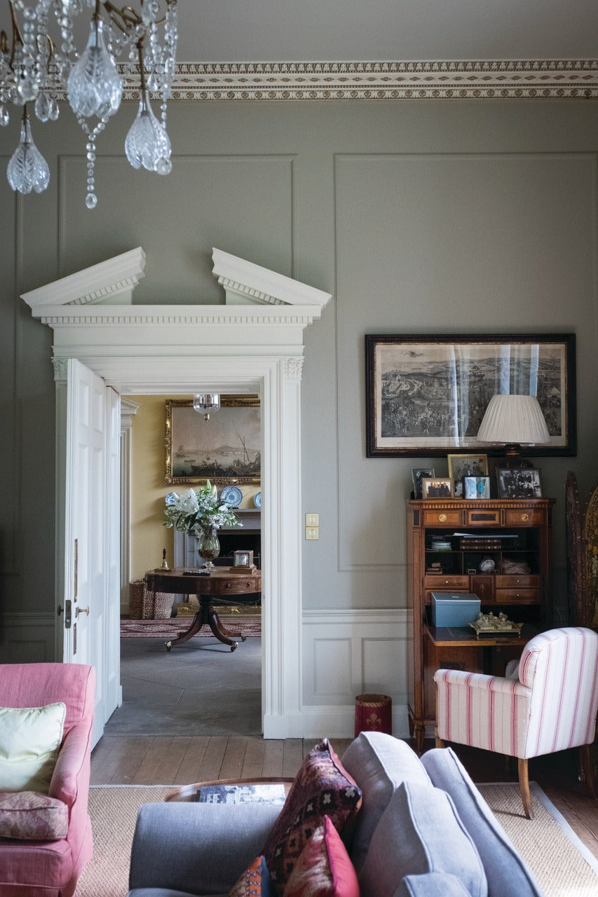 Farrow & Ball Light Gray (17) Tester in een interieur