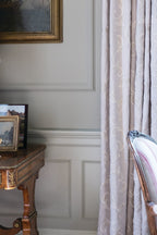 Farrow & Ball Light Gray (17) Tester in een interieur