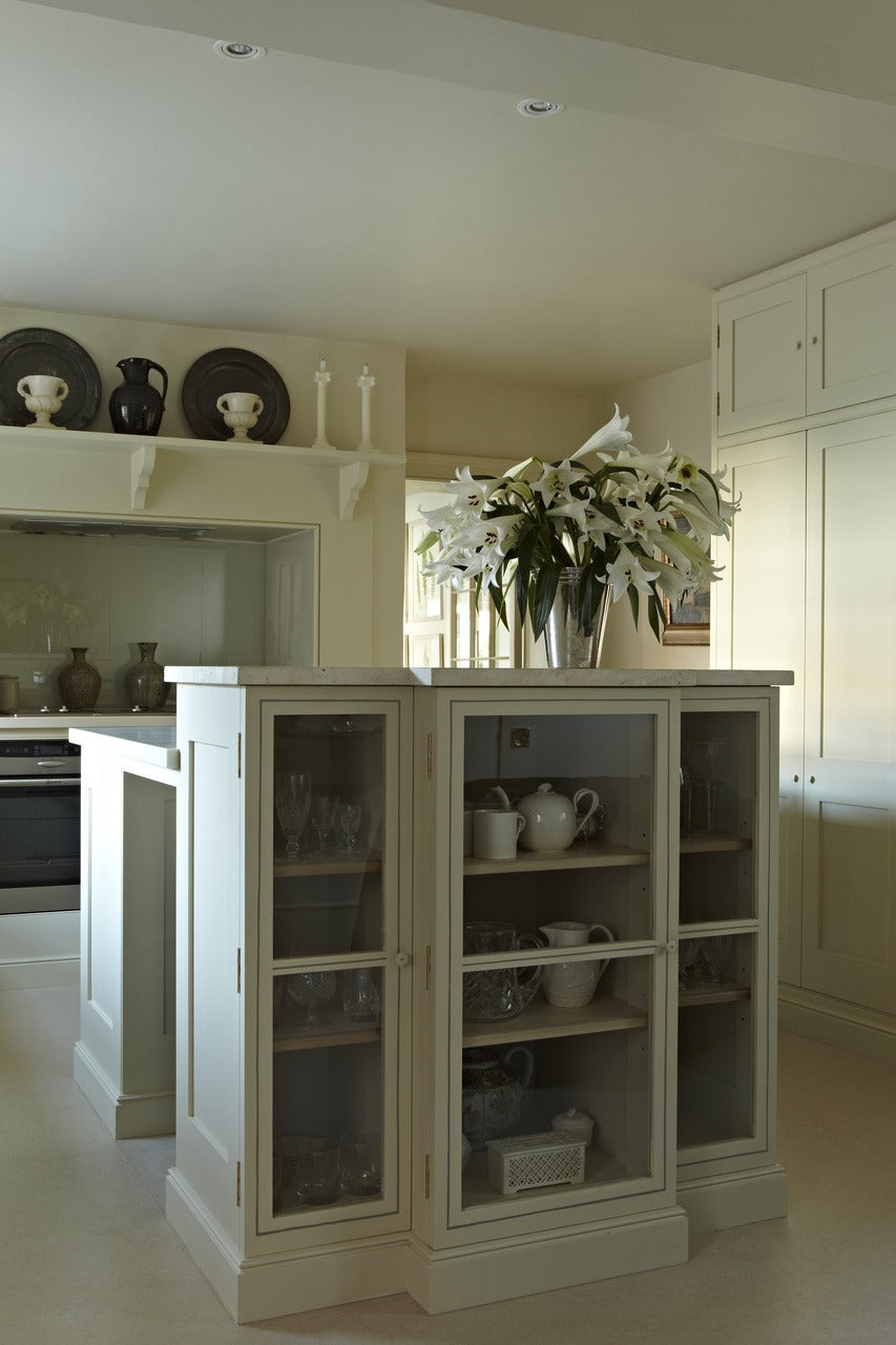 Farrow & Ball Off-White (3) in een interieur
