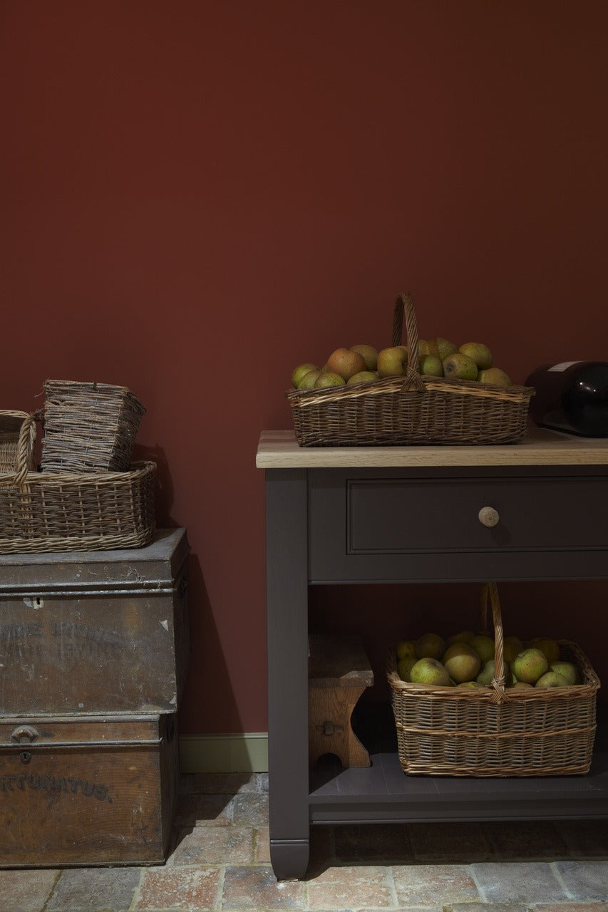 Farrow & Ball Picture Gallery Red® (42) in een interieur