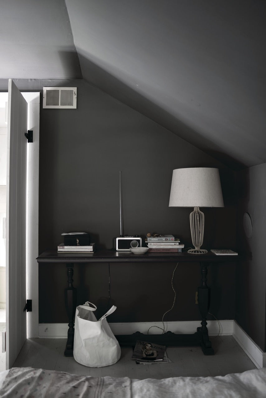 Farrow & Ball Mole's Breath (276) Tester in een interieur