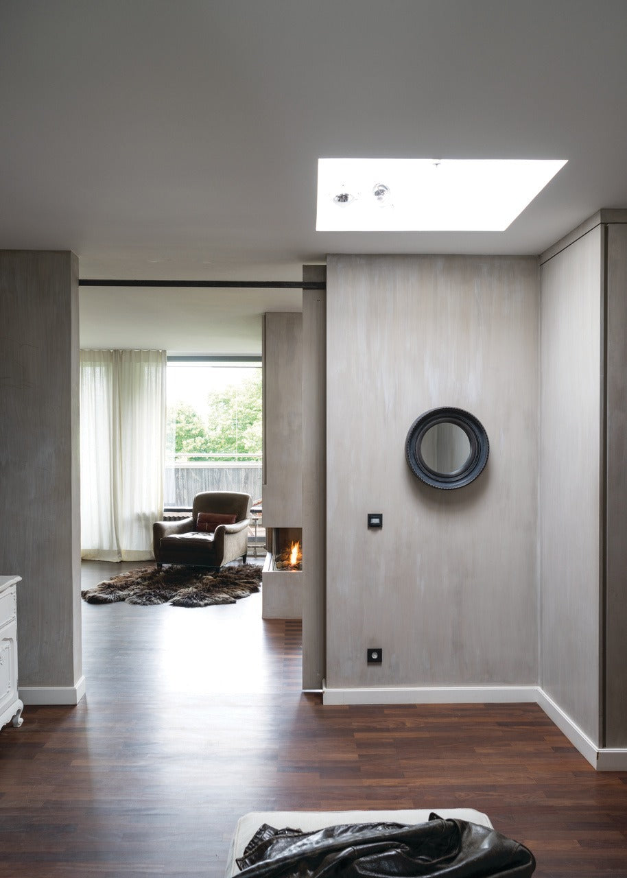 Farrow & Ball Old White (4) Tester in een interieur