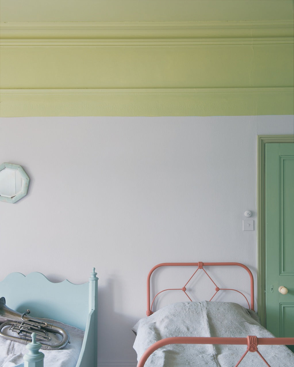 Farrow & Ball Folly Green (76) in een interieur