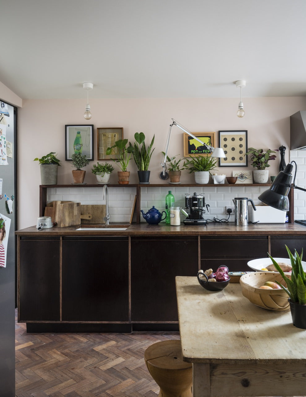 Farrow & Ball Pink Ground (202) Tester in een interieur