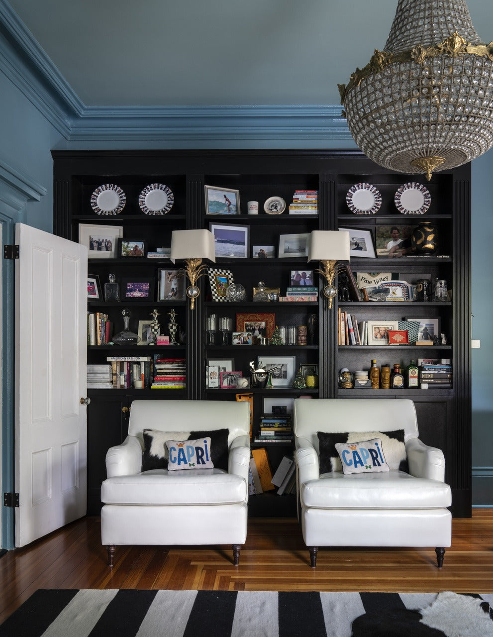 Farrow & Ball Pitch Black (256) Tester in een interieur