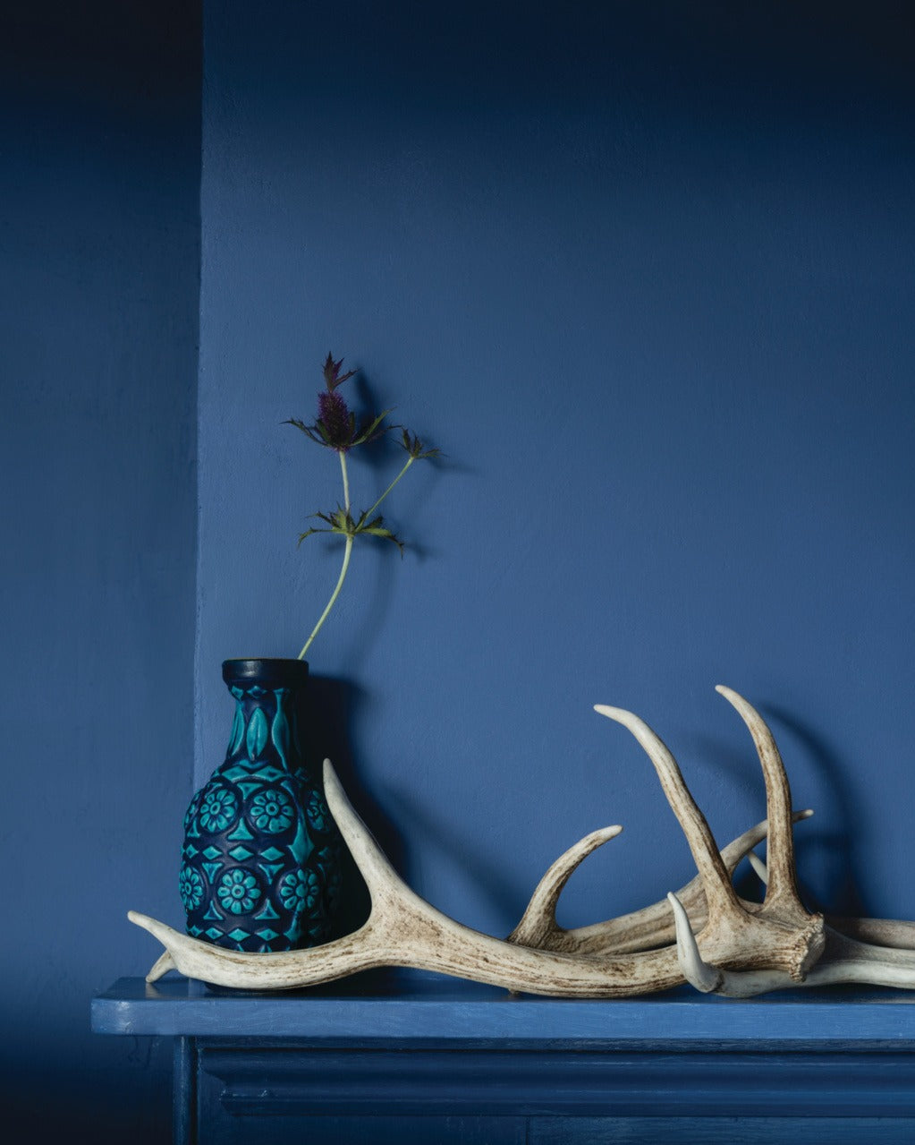 Farrow & Ball Pitch Blue (220) in een interieur