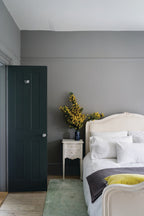 Farrow & Ball Plummet (272) in een interieur