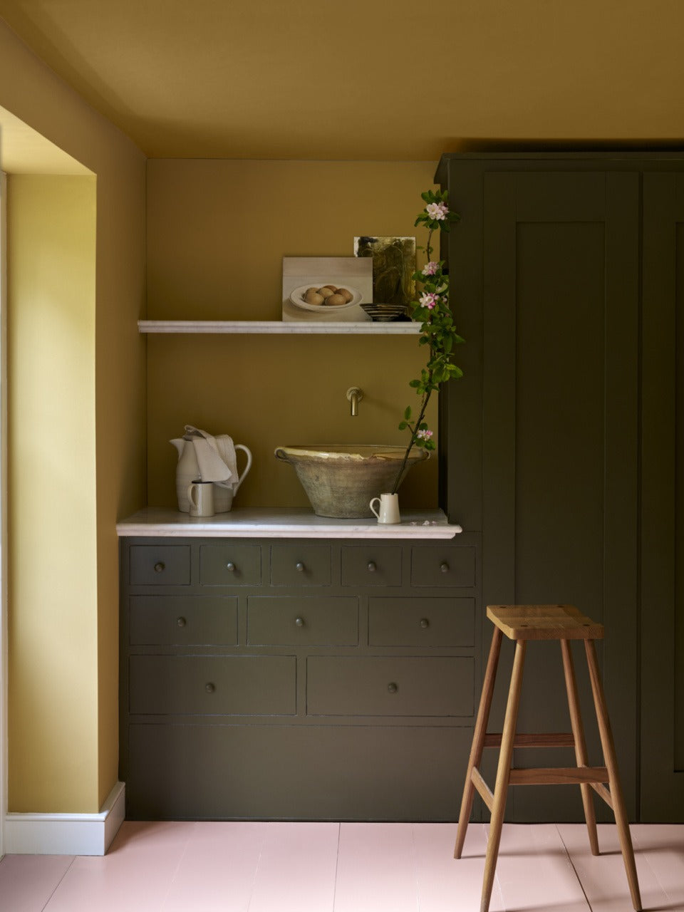 Farrow & Ball Reduced Green (313) in een interieur
