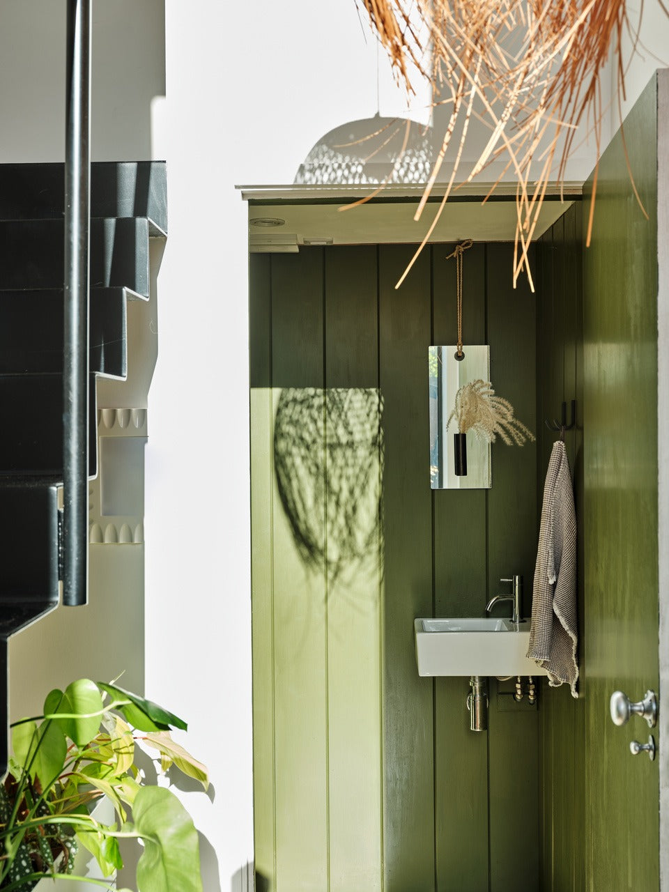 Farrow & Ball School House White (291) Tester in een interieur