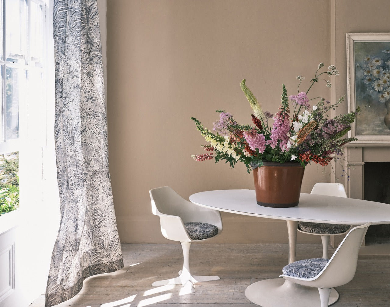 Farrow & Ball Smoked Trout® (60) in een interieur