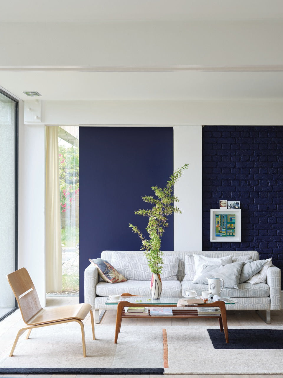 Farrow & Ball Snow White (W1) in een interieur