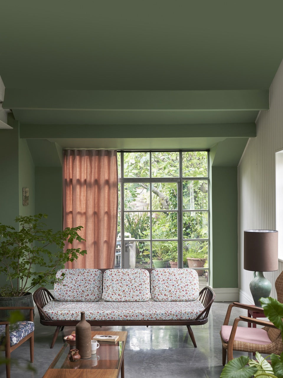 Farrow & Ball Suffield Green (77) in een interieur