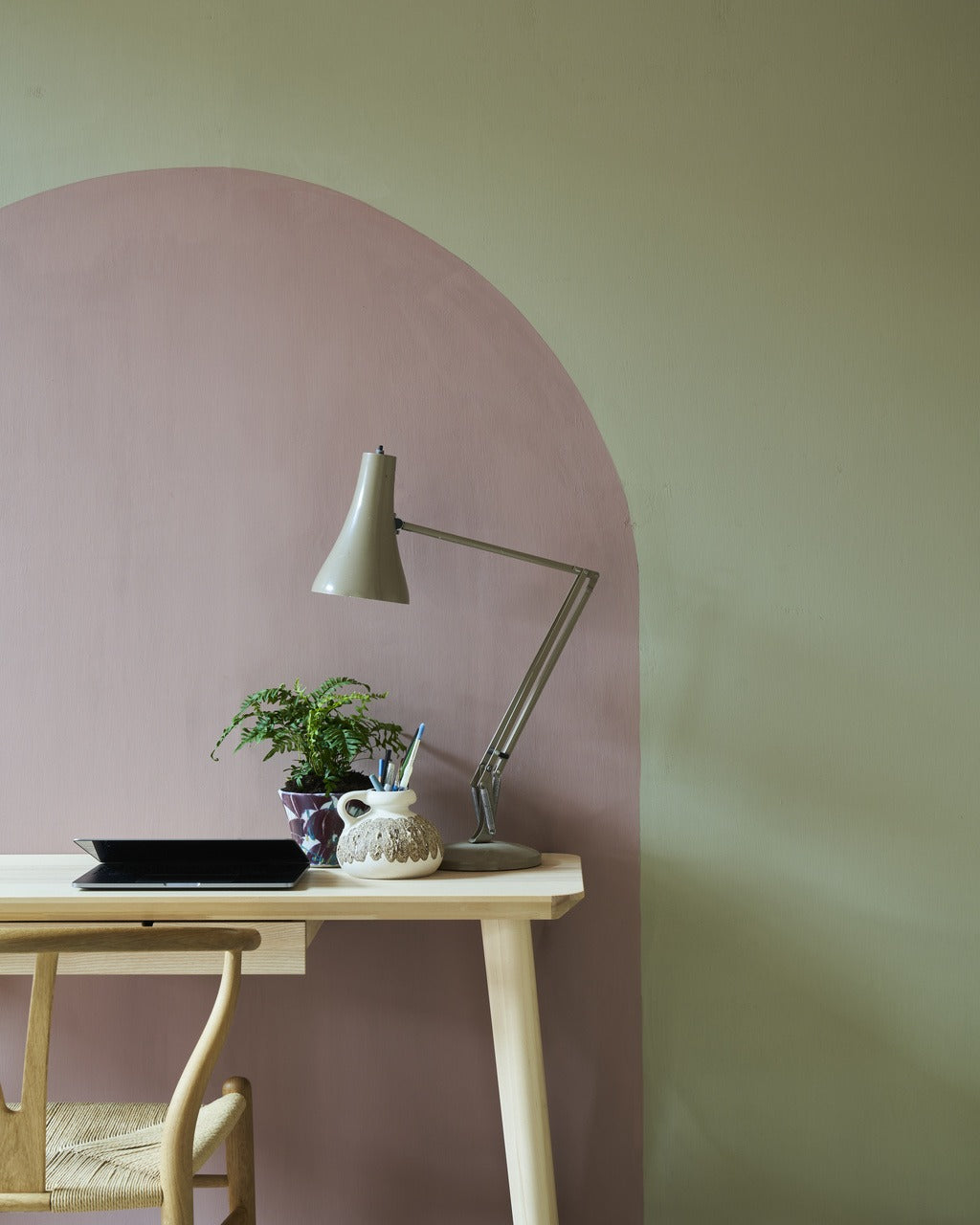 Farrow & Ball Light Gray (17) Tester in een interieur