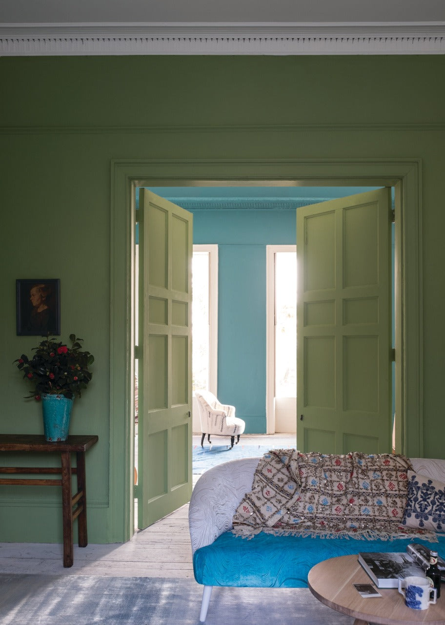 Farrow & Ball Shadow White (282) Tester in een interieur