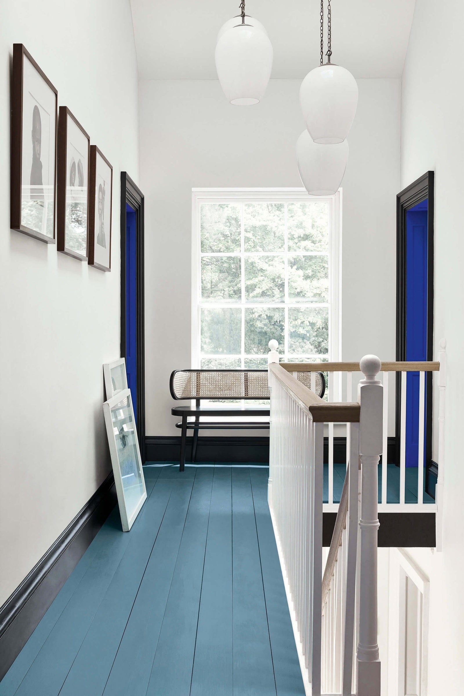 Little Greene Air Force Blue (260) - Tester in een interieur