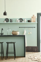Little Greene Aquamarine Mid (284) - Tester in een interieur