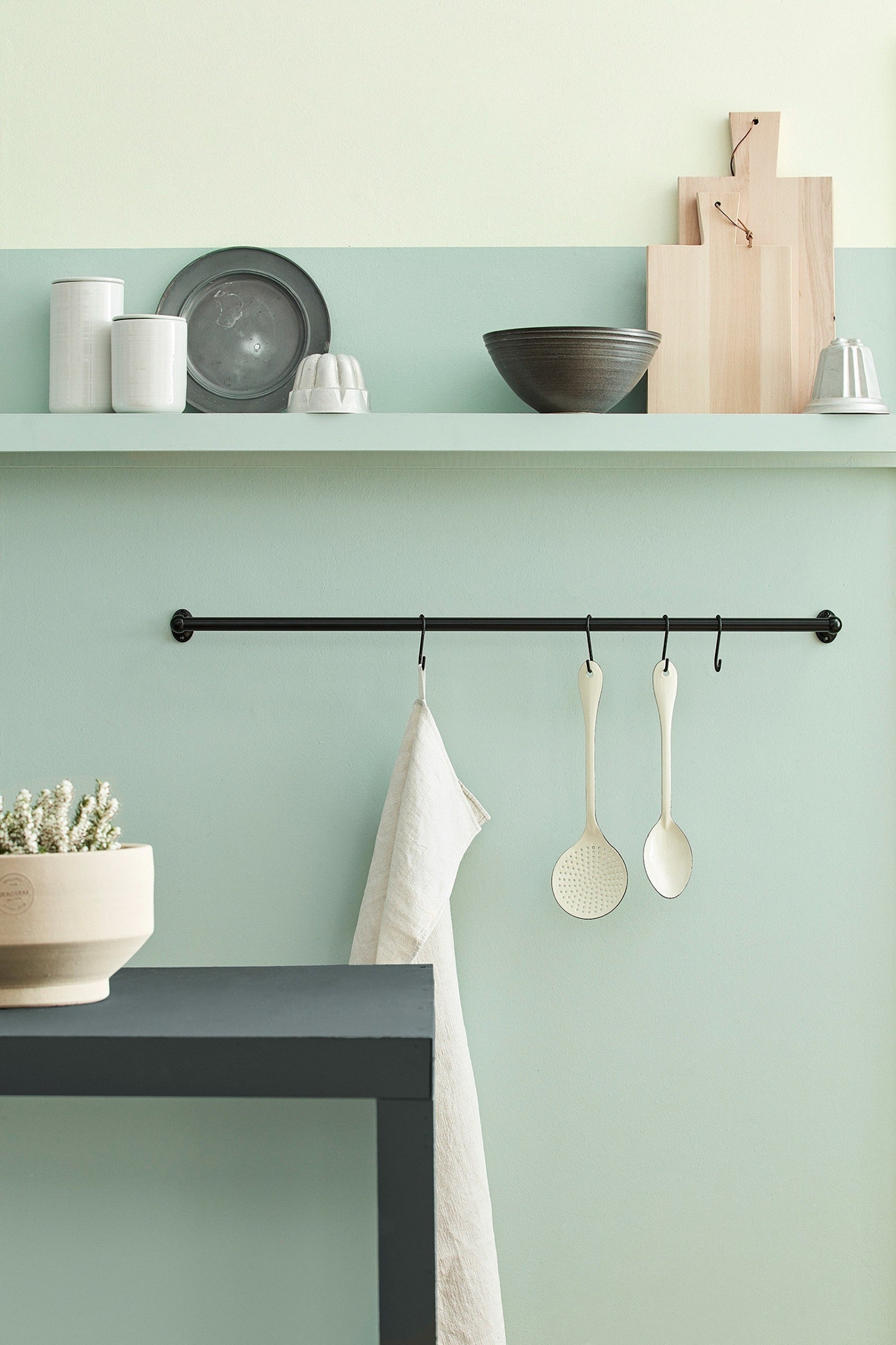 Little Greene Aquamarine Pale (282) in een interieur