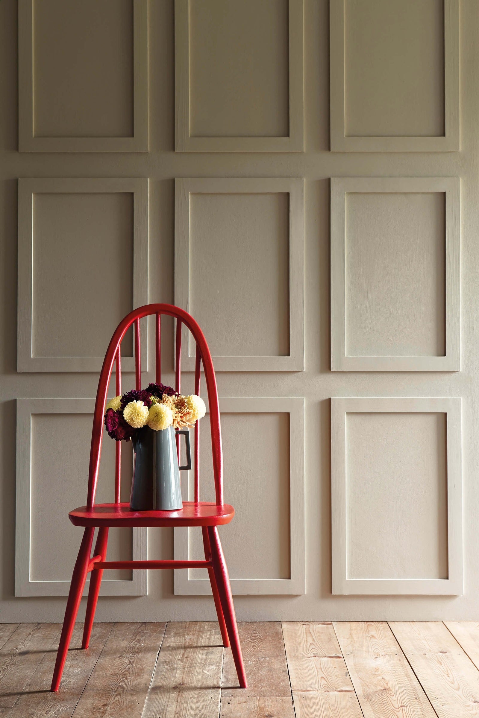 Little Greene Atomic Red (190) - Tester in een interieur