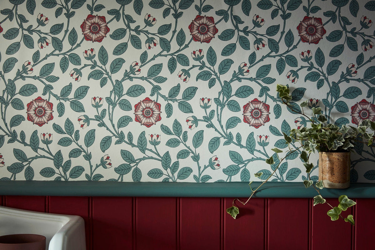 Little Greene Baked Cherry (14) - Tester in een interieur